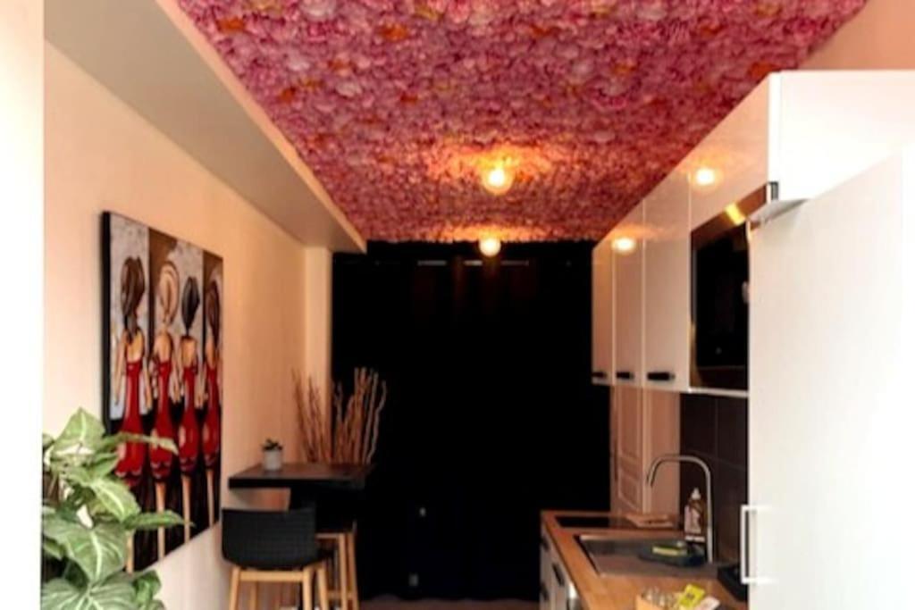 Appartement Balneo Et Sauna Prives The Red Room Могио Экстерьер фото
